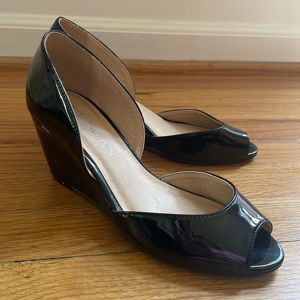 CL by Chinese Laundry Faux Patent Leather Wedge Peep Toe Pump Heel Shoe Women 7